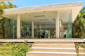 Magia Beachside Apartment by Bvr