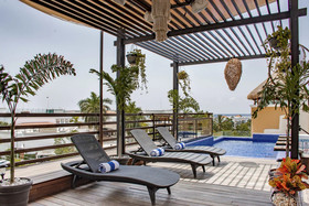 Maui Suites