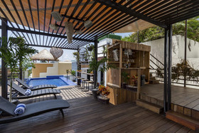 Maui Suites