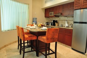 Maya Villa Condo Hotel & Beach Club