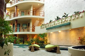 Maya Villa Condo Hotel & Beach Club