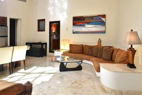 Maya Villa Condo Hotel & Beach Club