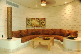 Maya Villa Condo Hotel & Beach Club