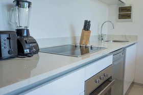 Menesse 32 by Mikitito Rentals