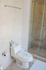 Menesse 32 by Mikitito Rentals
