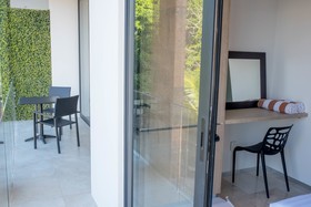Menesse 32 by Mikitito Rentals