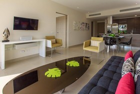 Golfers' Paradise at Nick Price Residences!
