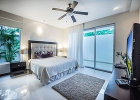 Oasis12 by Sea Side
