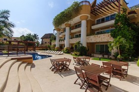 Pueblito Escondido by Moskito