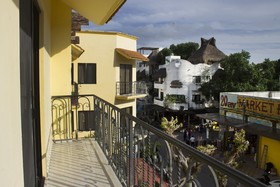 Quinta Avenida Downtown Apartments