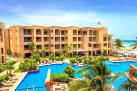 Residences El Faro by Playa Paradise