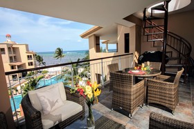 Residences El Faro by Your Best Getaway
