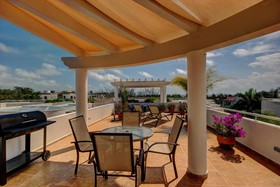 Riviera Maya Suites