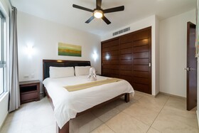 Skyline 24th by Playa Paradise