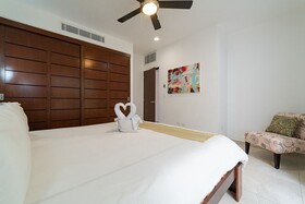 Skyline 24th by Playa Paradise
