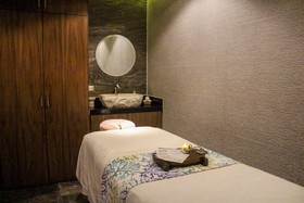 The Fives Downtown Hotel & Residences, Curio Collection by Hilton