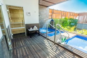 The Fives Downtown Hotel & Residences, Curio Collection by Hilton