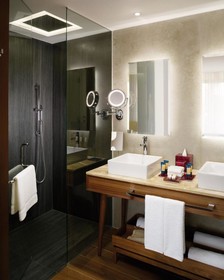 The Fives Downtown Hotel & Residences, Curio Collection by Hilton