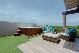 Vaiven by Playa District