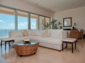 Al Cielo Penthouse By Rmh