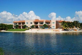 Aventuras Club - Laguna Condominium