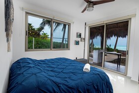 Angelina 28 Beachfront Hotel By Nah Hotels