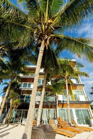 Angelina 28 Beachfront Hotel By Nah Hotels