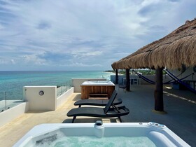 Angelina 28 Beachfront Hotel By Nah Hotels