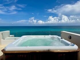 Angelina 28 Beachfront Hotel By Nah Hotels