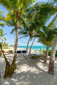 Angelina 28 Beachfront Hotel By Nah Hotels