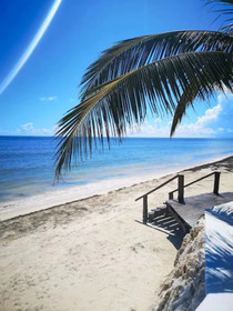 Casa del Puerto by MIJ - Beachfront Hotel