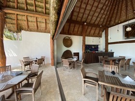 Casa del Puerto by MIJ - Beachfront Hotel
