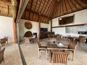 Casa del Puerto by MIJ - Beachfront Hotel