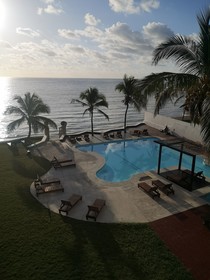 Casa del Puerto by MIJ - Beachfront Hotel