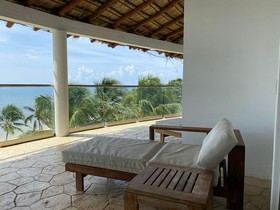 Casa del Puerto by MIJ - Beachfront Hotel