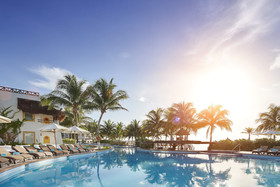 Desire Riviera Maya Pearl Resort