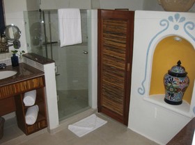 Desire Riviera Maya Pearl Resort
