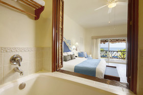 Desire Riviera Maya Pearl Resort