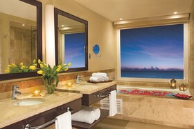 Dreams Jade Resort & Spa