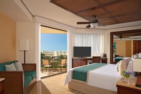 Dreams Riviera Cancun Resort & Spa