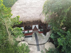 Jolie Jungle Eco Hotel