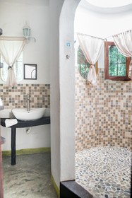 Jolie Jungle Eco Hotel