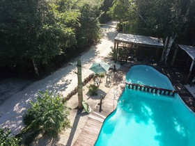 Jolie Jungle Eco Hotel
