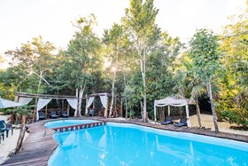 Jolie Jungle Eco Hotel