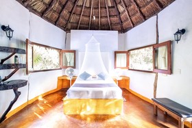 Jolie Jungle Eco Hotel
