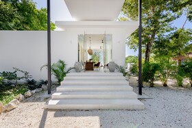 Jungle Lodge Boutique Hotel