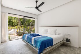 Jungle Lodge Boutique Hotel