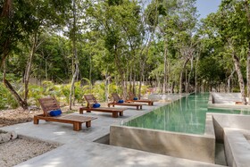 Jungle Lodge Boutique Hotel