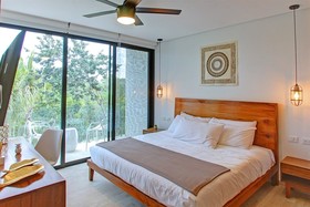 Loveboat Penthouse Studio With Private Splash Pool – Penthouse 5 B – By Salt-Kisses