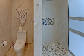 Loveboat Penthouse Studio With Private Splash Pool – Penthouse 5 B – By Salt-Kisses